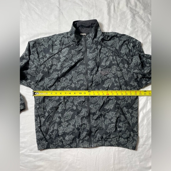 Vintage 90s Reebok Windbreaker jacket Floral leaves Size S Unisex Black Retro - Picture 3 of 7